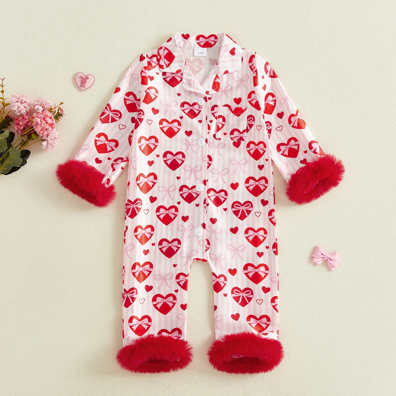 

Пижамы на День святого Валентина для маленьких девочек. Уютный флисовый комбинезон с принтом сердца, комплект одежды для сна с рюшами и застежкой-кнопкой.