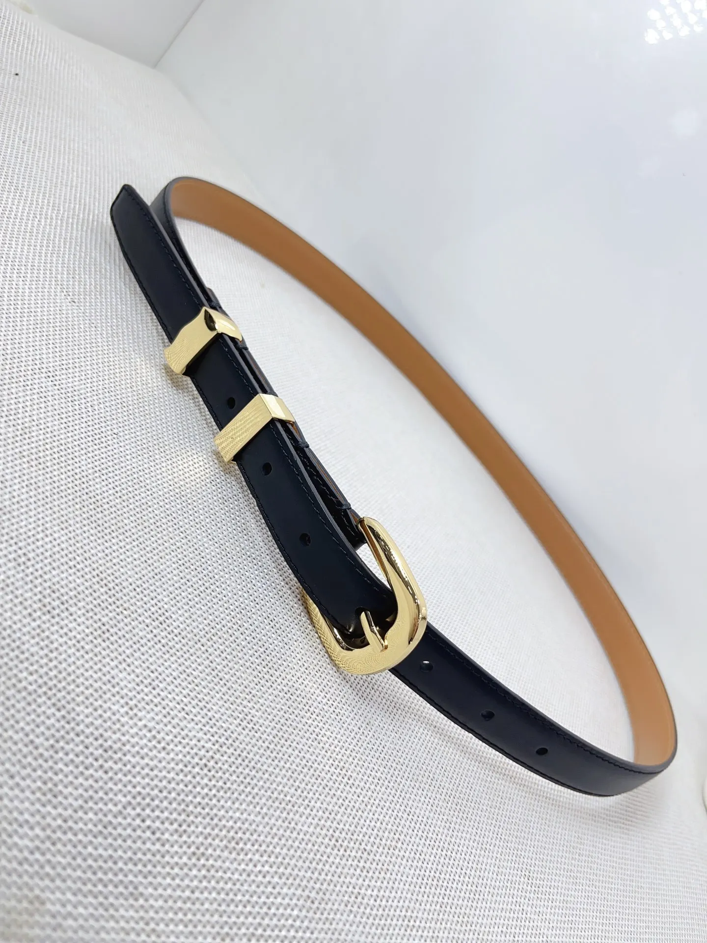nuova-cintura-da-donna-in-vera-pelle-con-fibbia-dorata-a-forma-di-anello-quadrato-dal-design-semplice-e-raffinato-ideale-da-abbinare-a-gonne-e-jeans-cintura-decorativa-in-pelle