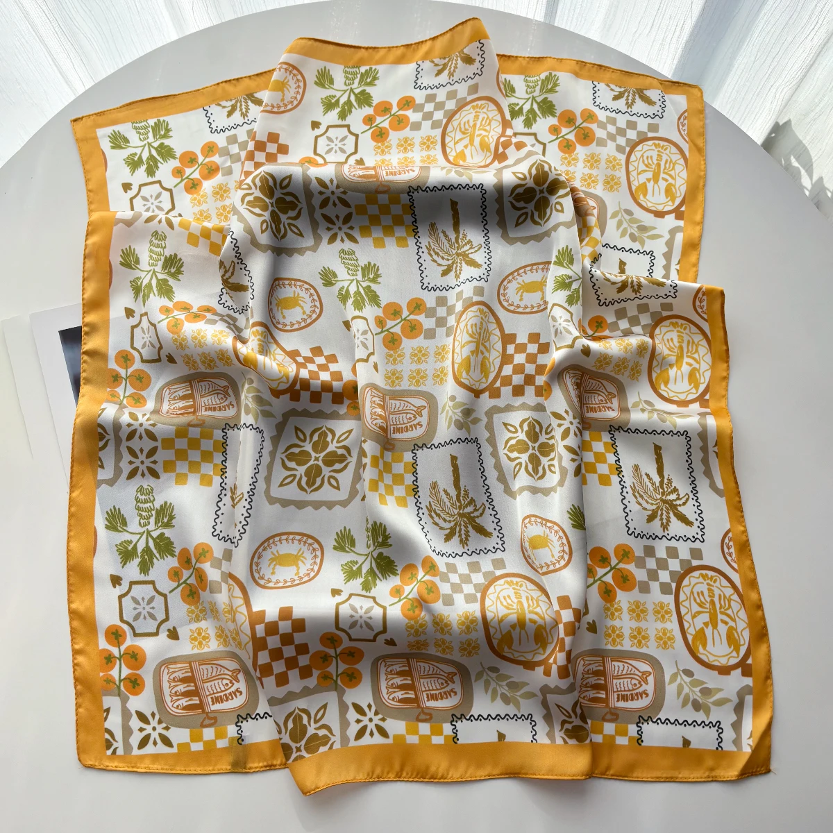 Bufanda cuadrada con estampado - Scarf Silk Square reseña y precio