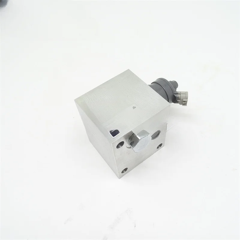 

Excavator 9239213 High Quality Hydraulic Pump Solenoid Valve Suitable for ZX870-5G