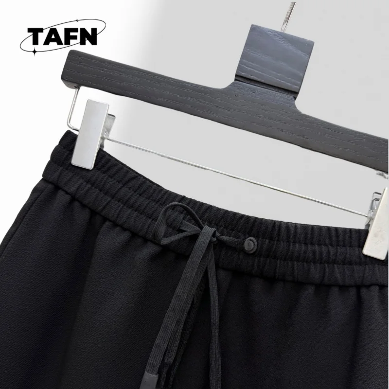 กระโปรงพื้นผิวขั้นสูงสวยงามเข้ากันกับกระโปรงผ้าขนสัตว์หรูหราสําหรับผู้หญิง – อบอุ่นและมีสไตล์สําหรับฤดูใบไม้ร่วงและฤดูหนาว 1302