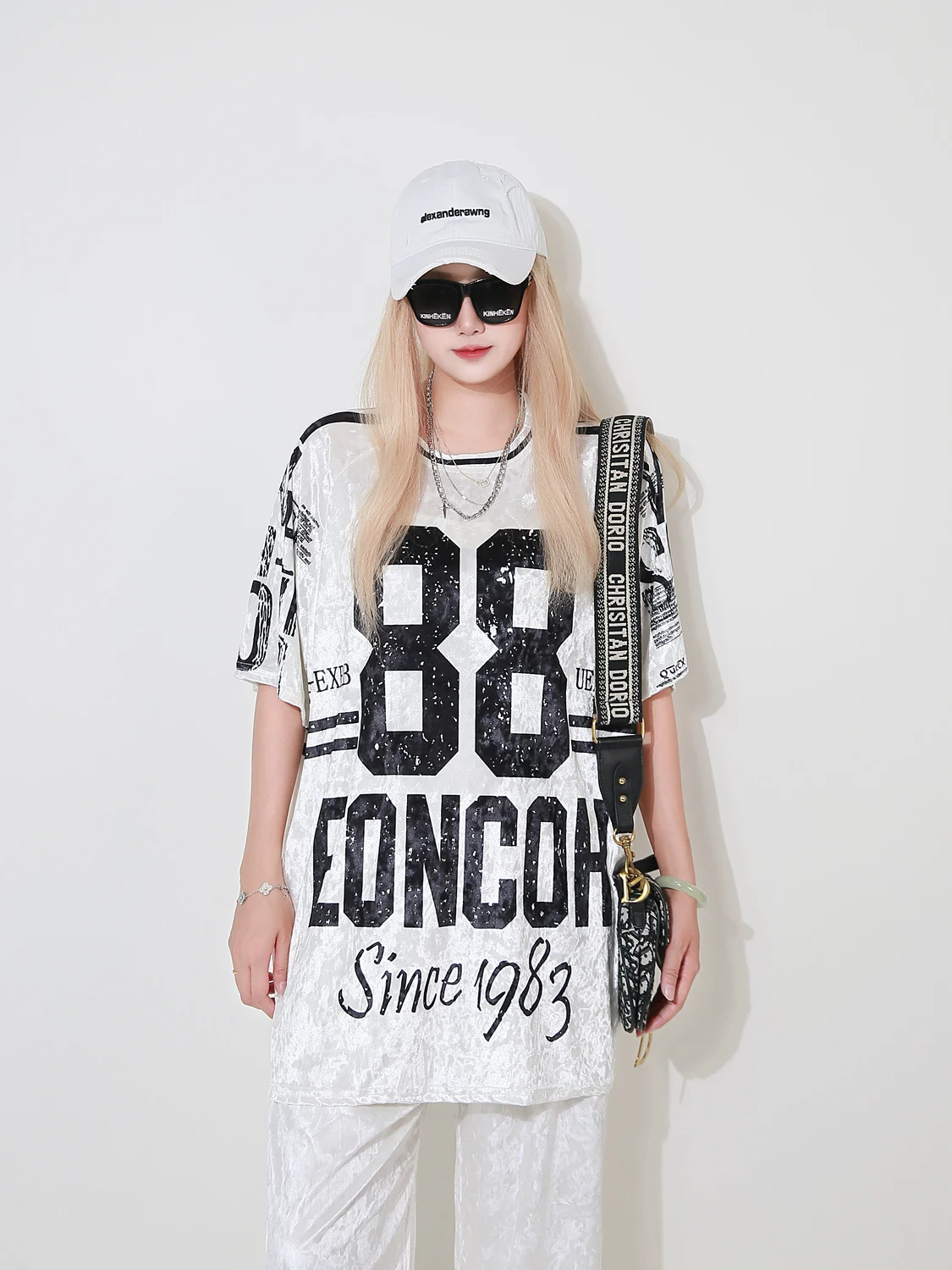 

Повседневный свободный женский комплект из футболки с круглым вырезом и коротким рукавом, модный летний костюм-двойка 2025 года с длинными брюками