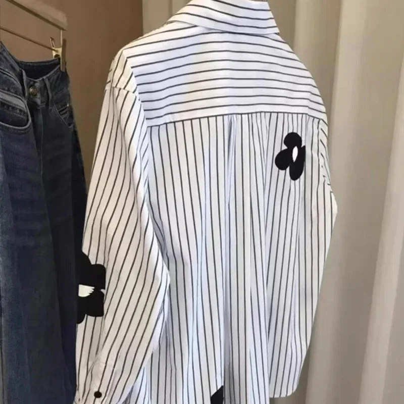 패션 긴 소매 여성 의류 패치 워크 꽃 숙녀 탑 2024 새로운 달콤한 버튼 셔츠 스트라이프 인쇄 트렌드 블라우스