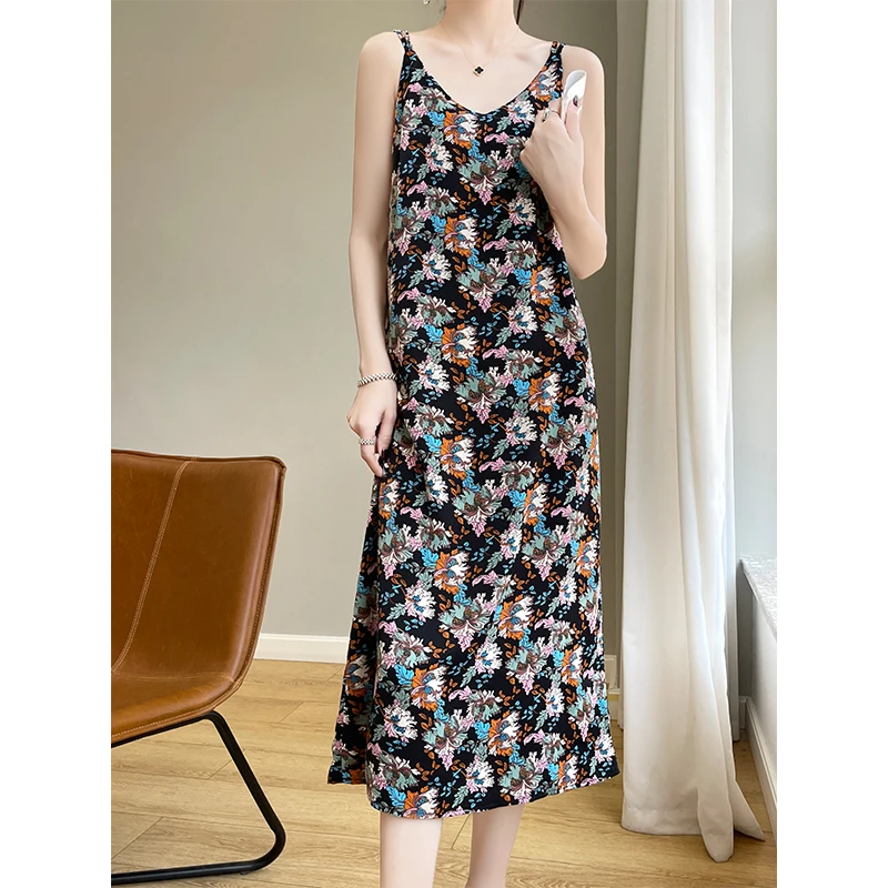 Blossoming Half Summer Women's V-neck Spring/Summer Korean Edition Korean High end Design Feeling Sling Dress