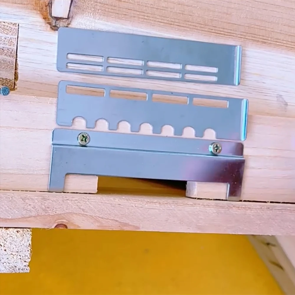 7-hole Stainless Steel Sliding Door for Beekeeping Honeybees Escape Prevention Transportation and Ventilation 4 sets