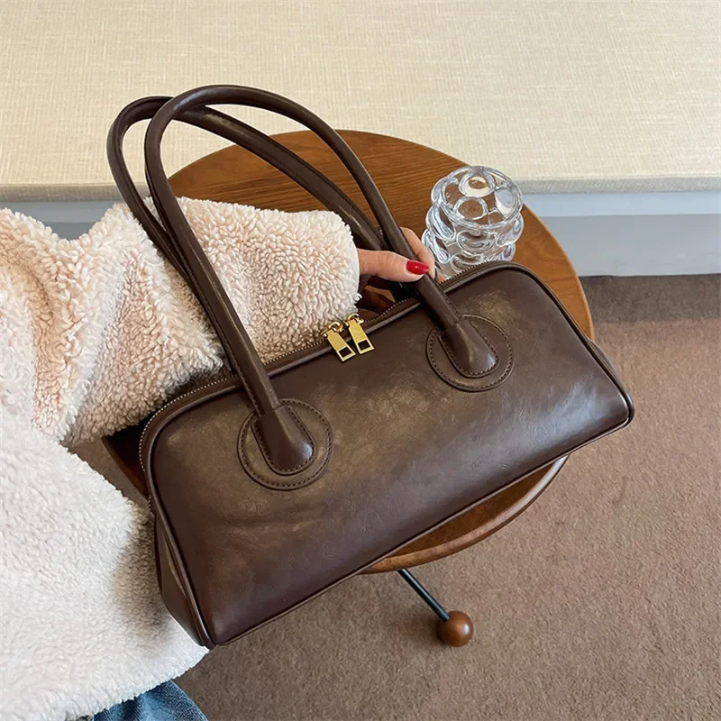 Classic Leather Handbag, Retro Simple Underarm Bag, Elegant Stylish Tote Bag for Women Everyday Casual Versatile Shoulder Bag view 4