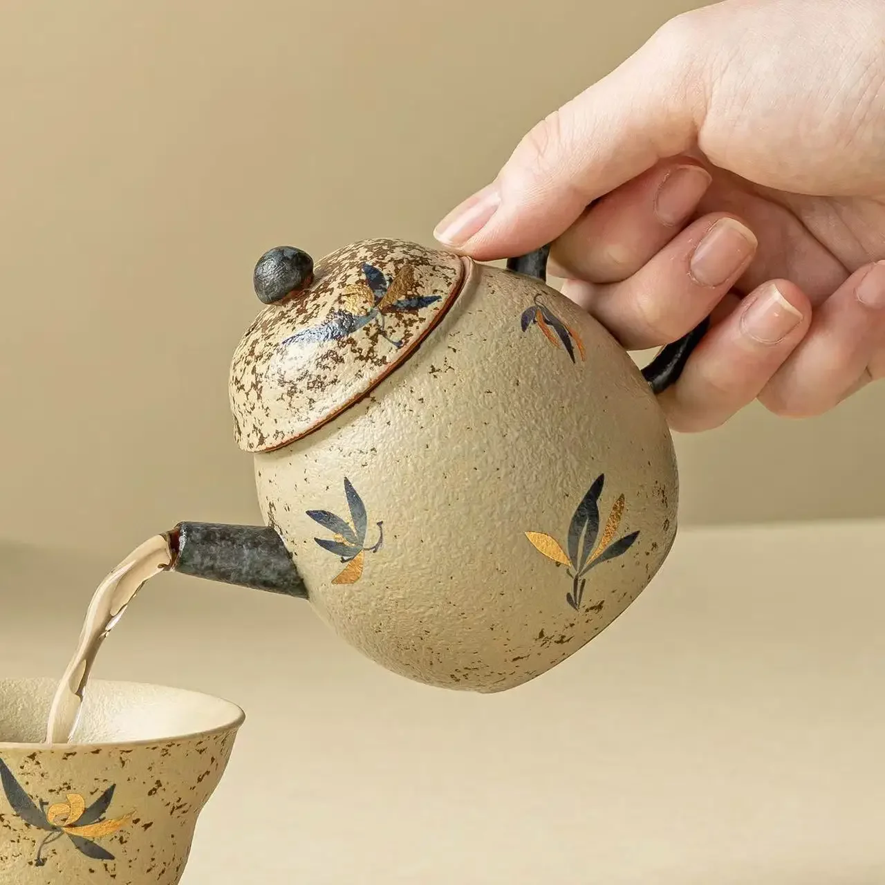 120ML Blue and White Flint Red Teapot Ceramic Gold-painted Hand-painted Orchid Sketch Teapot Home KungFu Teapot Gift Tea Service