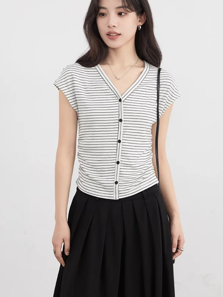 CHIC VENผู้หญิงเสื้อสเวตเตอร์ถักใหม่เกาหลีจีบเอวVคอสั้นเสื้อยืดถักหญิงฤดูร้อน 2025