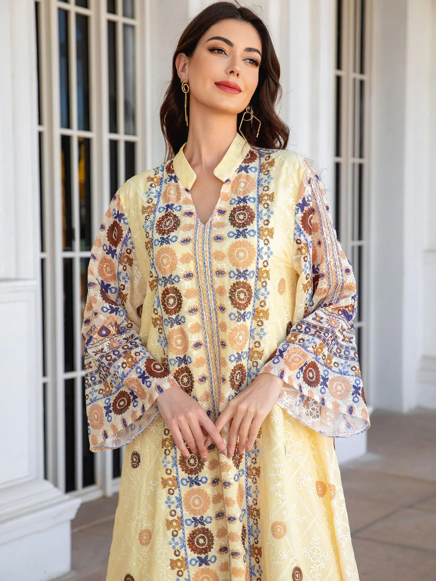 2025 New Middle Eastern Muslim Women's Long Robe Embroidered Fabric Printed Diamond Embossed Long Dress Abayas