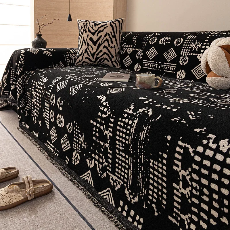 Light Luxury Retro Jacquard Sofa Towel Chenier Anti Slip Four Seasons Universal Sofa Covers Black Nap Blanket for Lunch Break