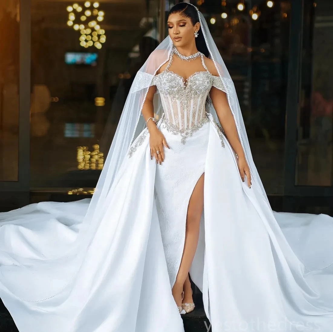 

2025 New Mermaid Wedding Dresses Bridal Gowns With Detachable Train Illusion Rhinestones Pearls Beaded Lace Vestidos De Noiva