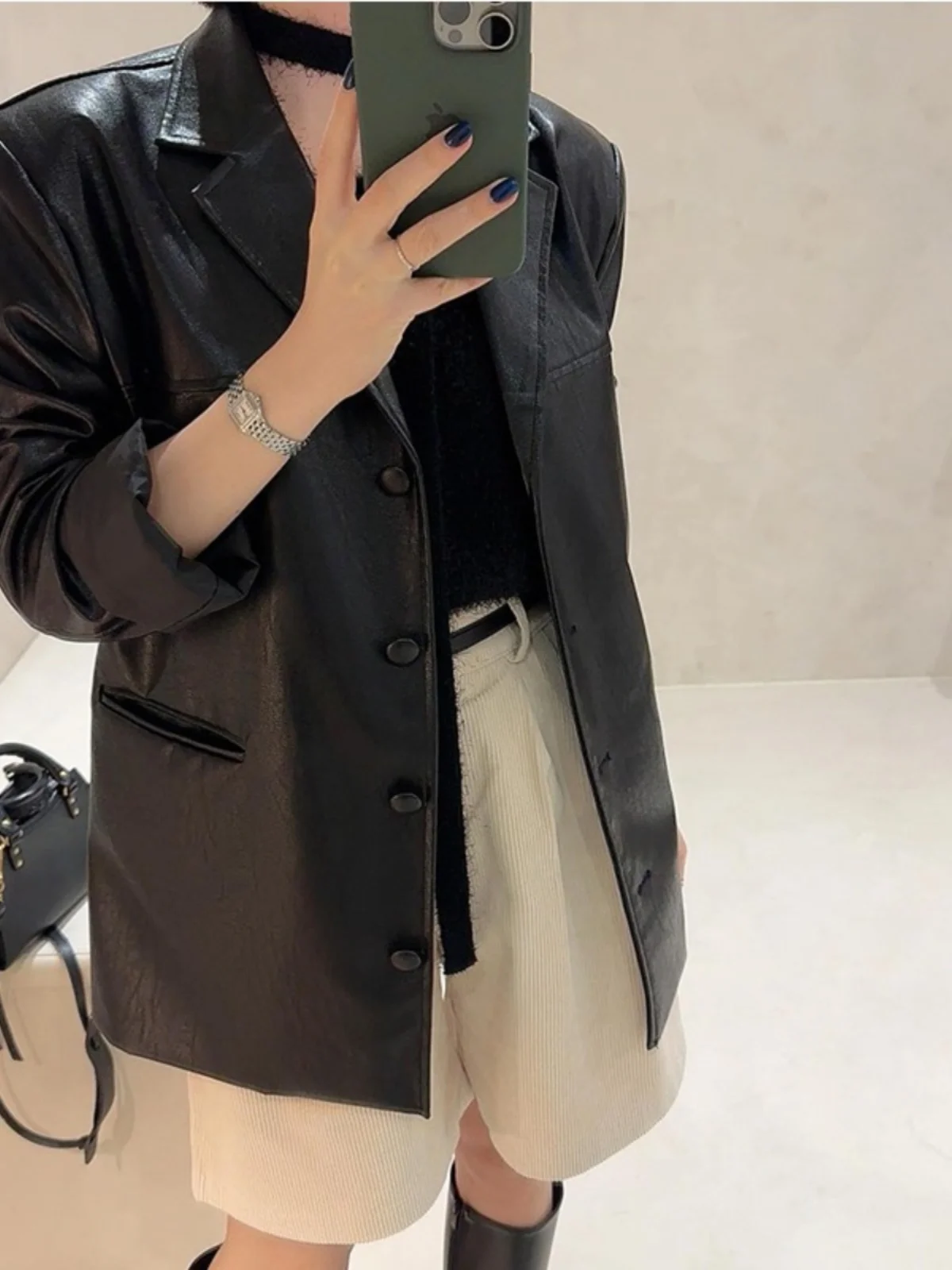 세련된 한국 스타일 PU 가죽 자켓 여성의 우아한 롱 코트 옷깃 유행 탑 트렌디 블랙 가죽 겉옷