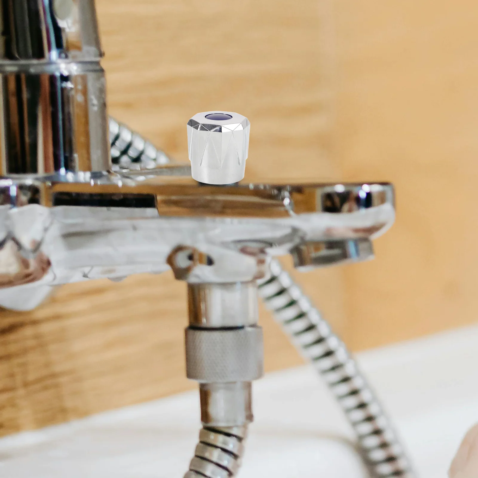 مقبض صنبور معدني عالمي متين مقاوم للصدأ للمطبخ والحمام وخصائص ثابتة ومقبض صنبور يدوم طويلاً