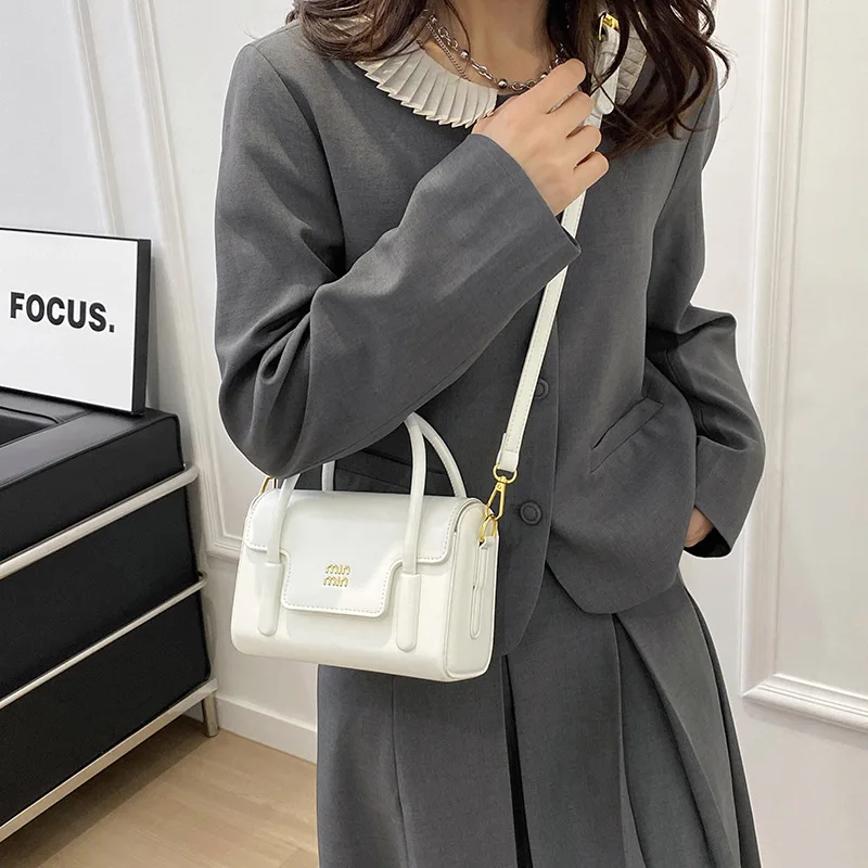 

Нишевая большая сумка 2025 года, универсальная женская сумка через плечо, минималистичная сумка через плечо, модная сумка «день-ночь», текстурированная сумка на ремне