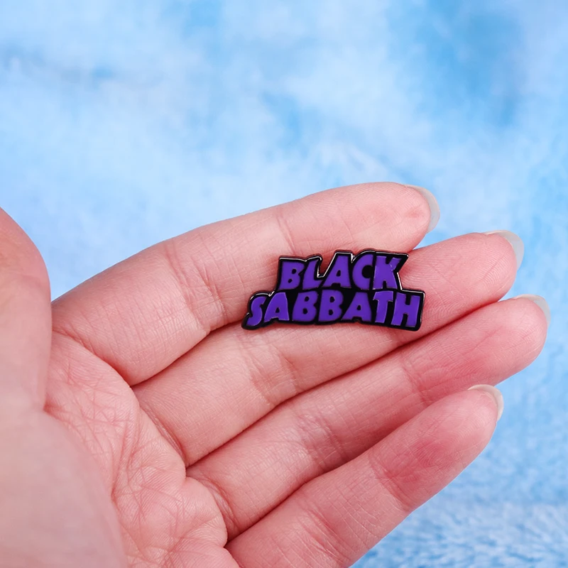 Broche avec logo de groupe de - Heavy Equipment Logo avis et prix