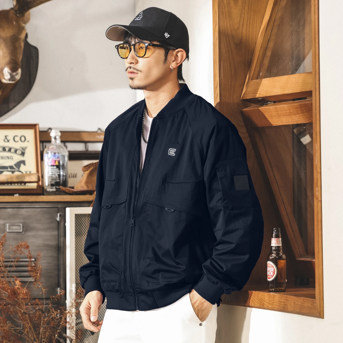 

Retro red baseball jacket for men, new Spring and autumn casual commuting loose short pilot jacket for men