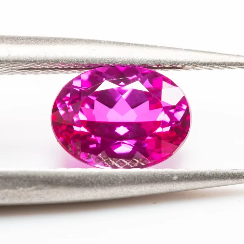 Hochwertiger rosa Rubin, UV-Test bestanden, 13x18mm, 16,0 Karat, Mohs-Härte, oval facettiert geschliffener Edelstein für Schmuckherstellung/Sammlung. – Detail 3