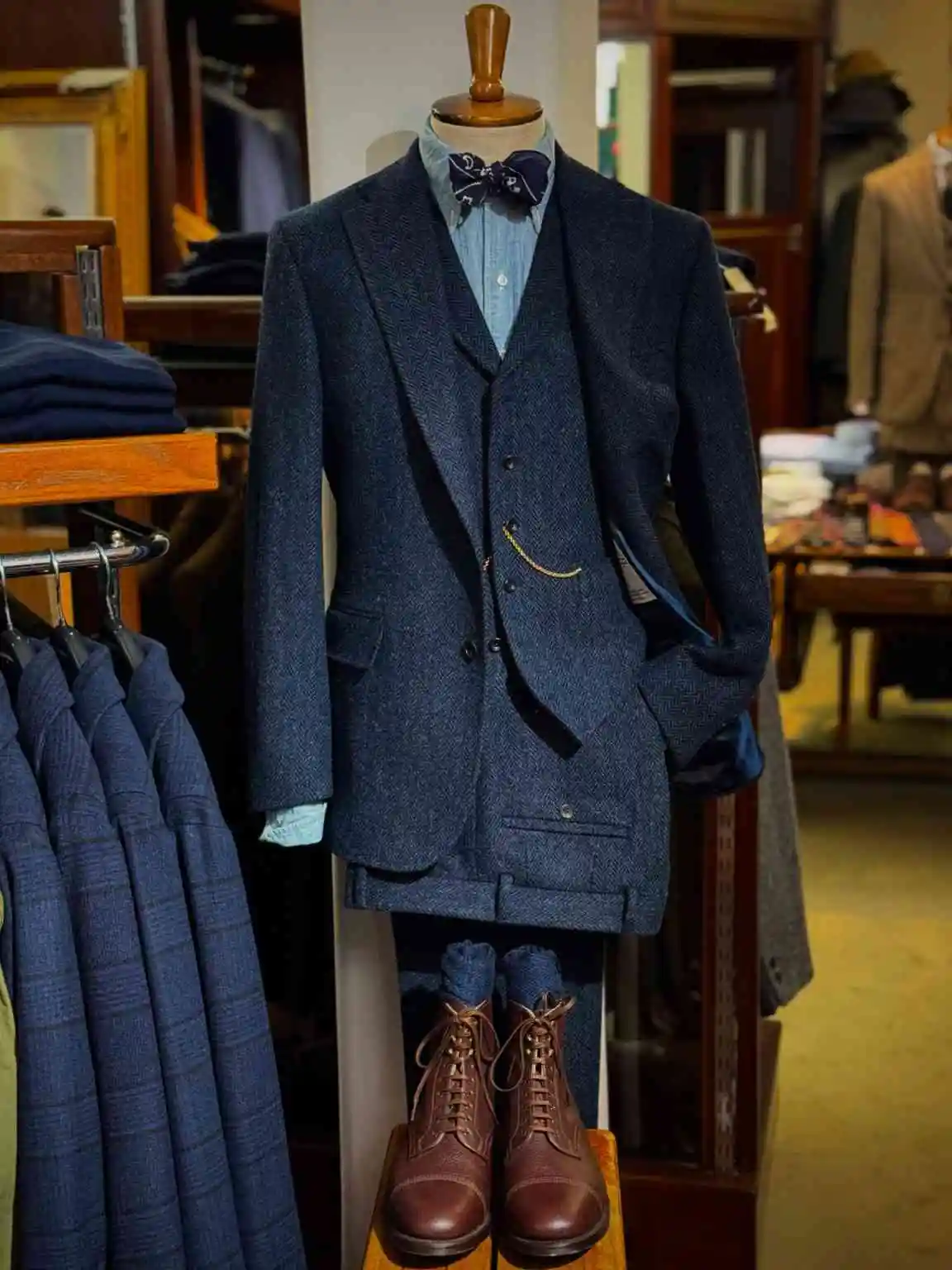 Chic Notch Lapel Men Suit 3‑Piece Set Herringbone Tweed Jacket Vest Pants For Business Conference Reception Gala Customized