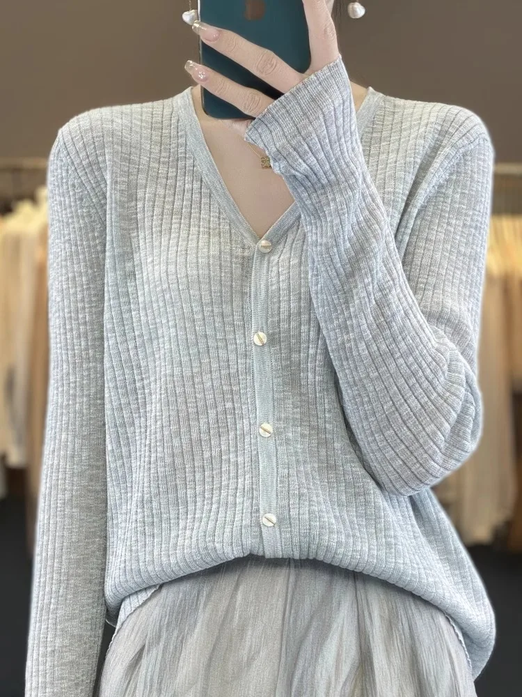 

V-Neck Lightweight Sunshade Shirt For Women's Spring And Autumn Design, With A Pit Stripe Knitted Slim Fit Outer Cardigan