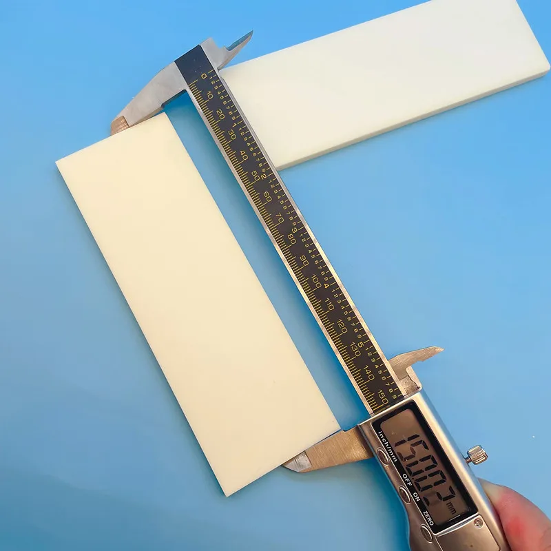 

Custom 99% Alumina Ceramic Sheet High Temp Resistant Insulated Substrate 32x100x3mm for Industrial Use