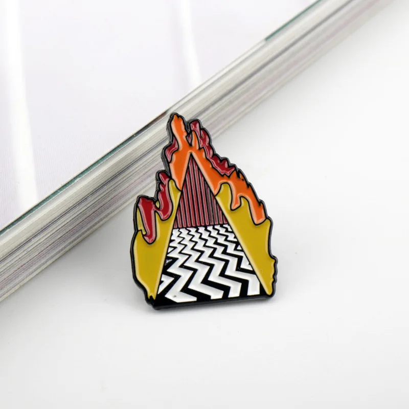Funny TV Twin Peaks Enamel Pins Venus Badges Lapel pins Brooches Women Men Jewelry Accessories For Gifts