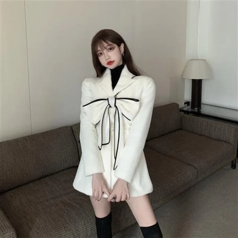 2024 Winter New Ladies Korean Version Of Slim Temperament Sweet Bow Woolen Coat Tide Fashion Foreign Style Woolen Coat.