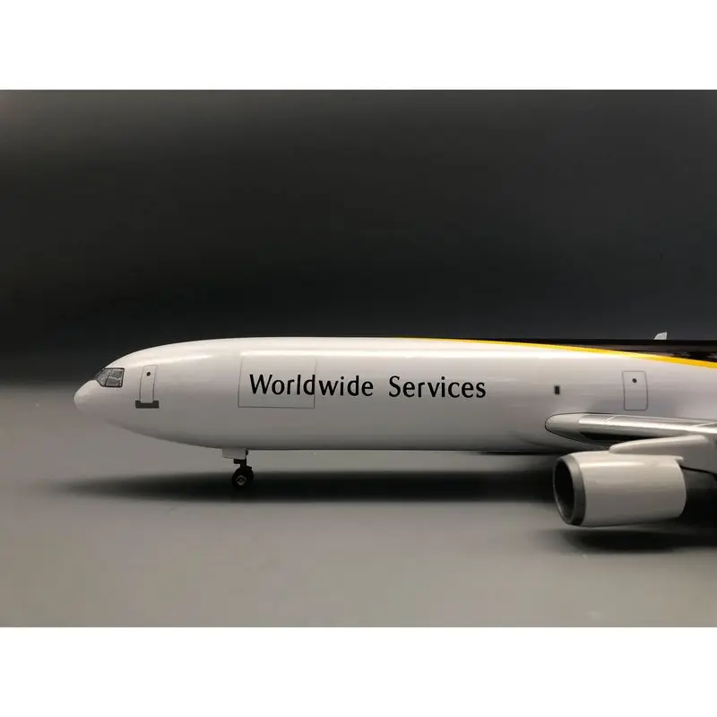 โมเดลเครื่องบินขนส่ง McDonnell Douglas MD-11 UPS แบบจำลองตกแต่งพร้อมล้อ สำหรับเด็กผู้ชาย ของสะสม ของขวัญ ของเล่น