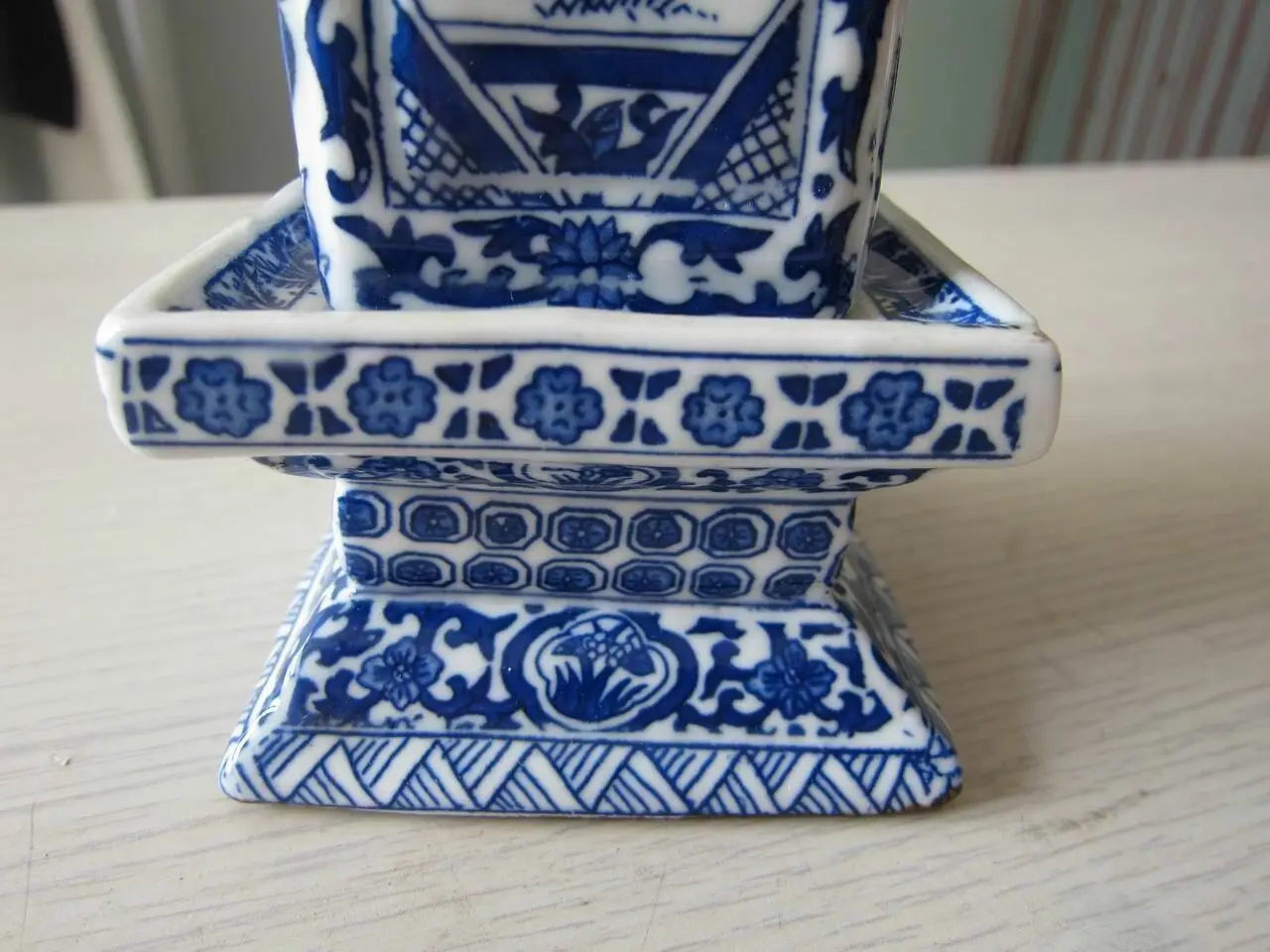 Old Collecting Antique Chinese Blue and White Porcelain Layered Tower Vases