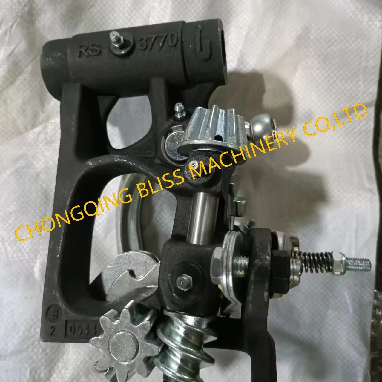 

Factory Making Baler Parts Knotter Assembly RS3770 28mm Hole For Farm Square Baler Kubota HB130 135 For New Holland 276 370 376