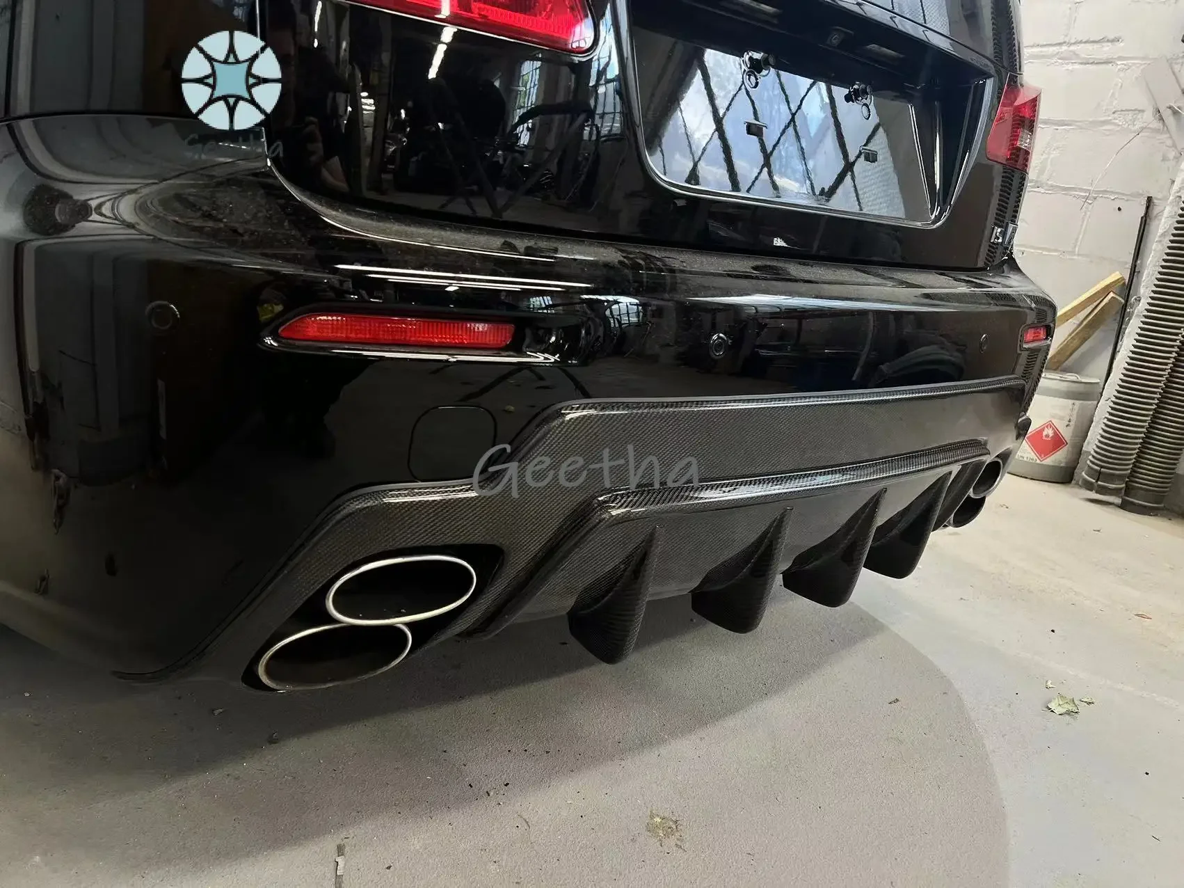 

For New Carbon Fiber Rear Bumper Diffuser Bolt-On for IS Models 2008-2012 (150x40x35mm)