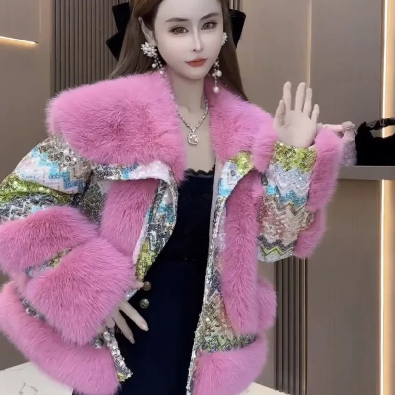เสื้อแจ็คเก็ตแฟชั่นสำหรับผู้หญิง ดีไซน์หนังเทียมแต่งขนและเลื่อม ตัดต่อผ้าขนหนา ให้ลุคทันสมัยสำหรับสาวๆ  คอลเลคชั่นฤดูใบไม้ร่วงและฤดูหนาว รุ่นใหม่