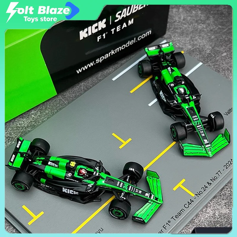 شرارة 1/64 صابر C44 F1 2024 أبو ظبي الجائزة الكبرى تشو قوانيو بوتاس التوأم مجموعة السيارات نموذج الراتنج ثابت عرض نموذج الصبي لعبة هدية #1