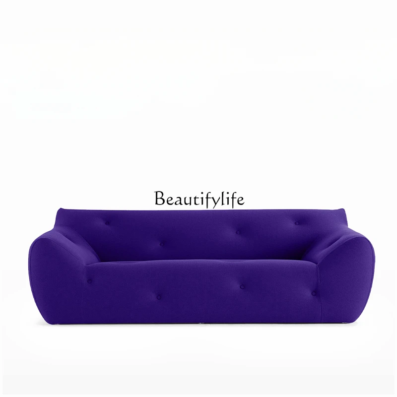 Pequeño diablo creativo, nuevo sofá