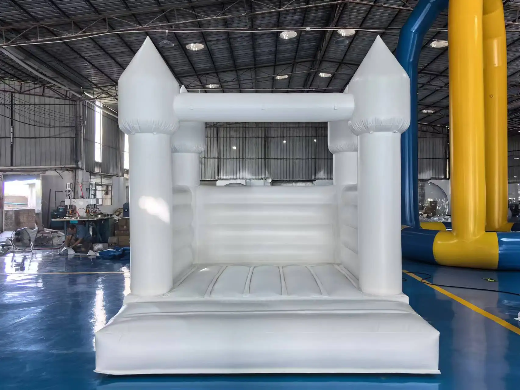 نفخ الأبيض ترتد البيت التجاري نفخ حفلة القفز القلعة في الهواء الطلق نفخ الزفاف الحارس للحدث