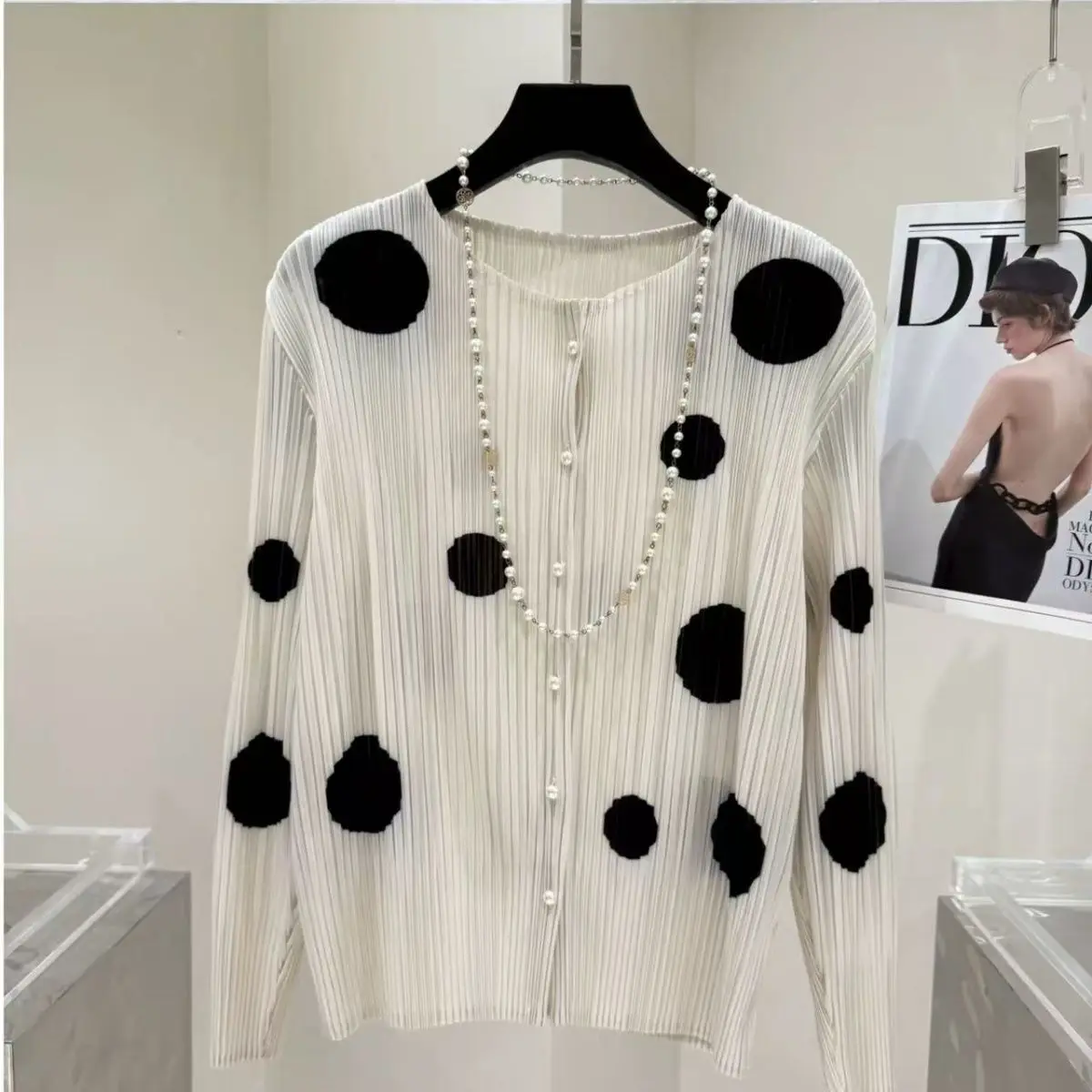 

SuperAen Ruffled Spring and Summer New Design Polka Dot Cardigan Elegant Oversize Short Coat Casual O-neck Shirts