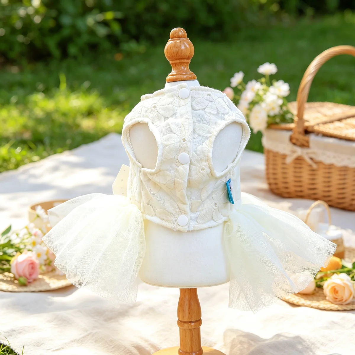 Cremeweißes Tüll-Hochzeitskleid für Haustiere, Elegantes Spitzen-Feenoutfit für Kleine Hunde und Katzen, Passend für Teddy, Pomeranian, Yorkshire, Malteser – Detail 5