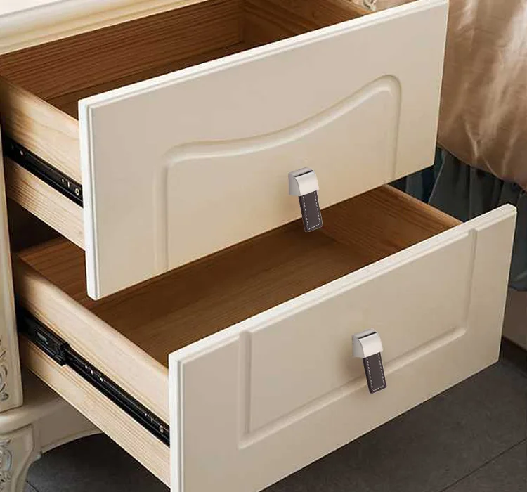 亜鉛合金手作りレザーハンドルモダンなヨーロッパスタイルのソフトシンプルなドアキャビネット引き出しキッチンキャビネットワードローブハードウェア