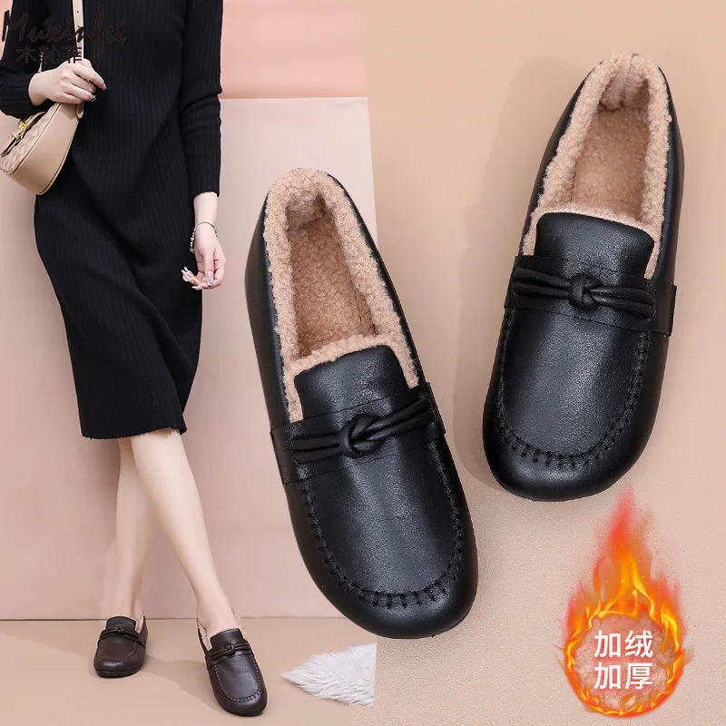 

Winter New Style with Plush Thick Cotton Shoes Anti Slip Waterproof Warm and Flat Bottom Women's Boots Soft Soled Women's