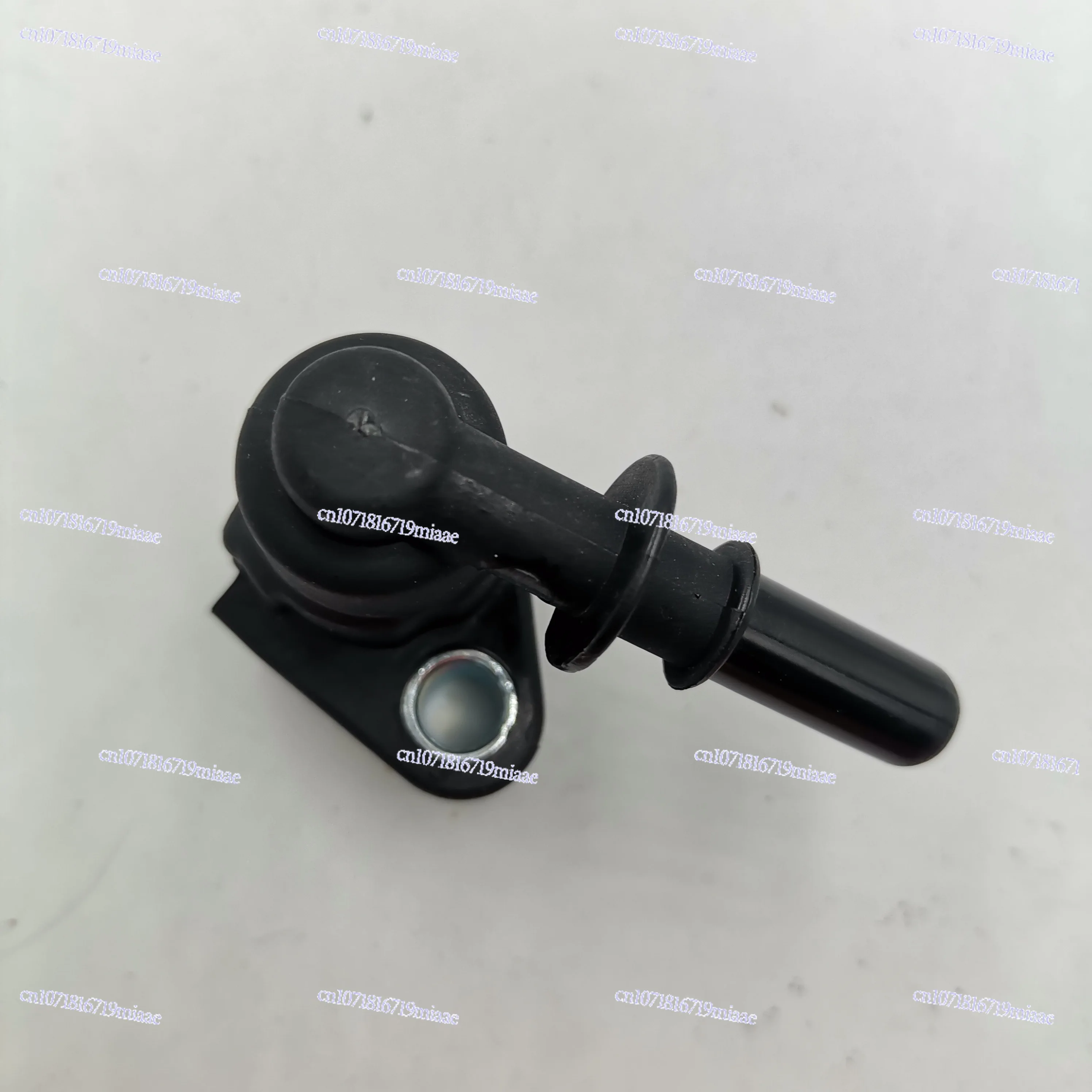 

YM-ZL-110 Scooter GY6 EFI Motorcycle Injector Nozzle Holder