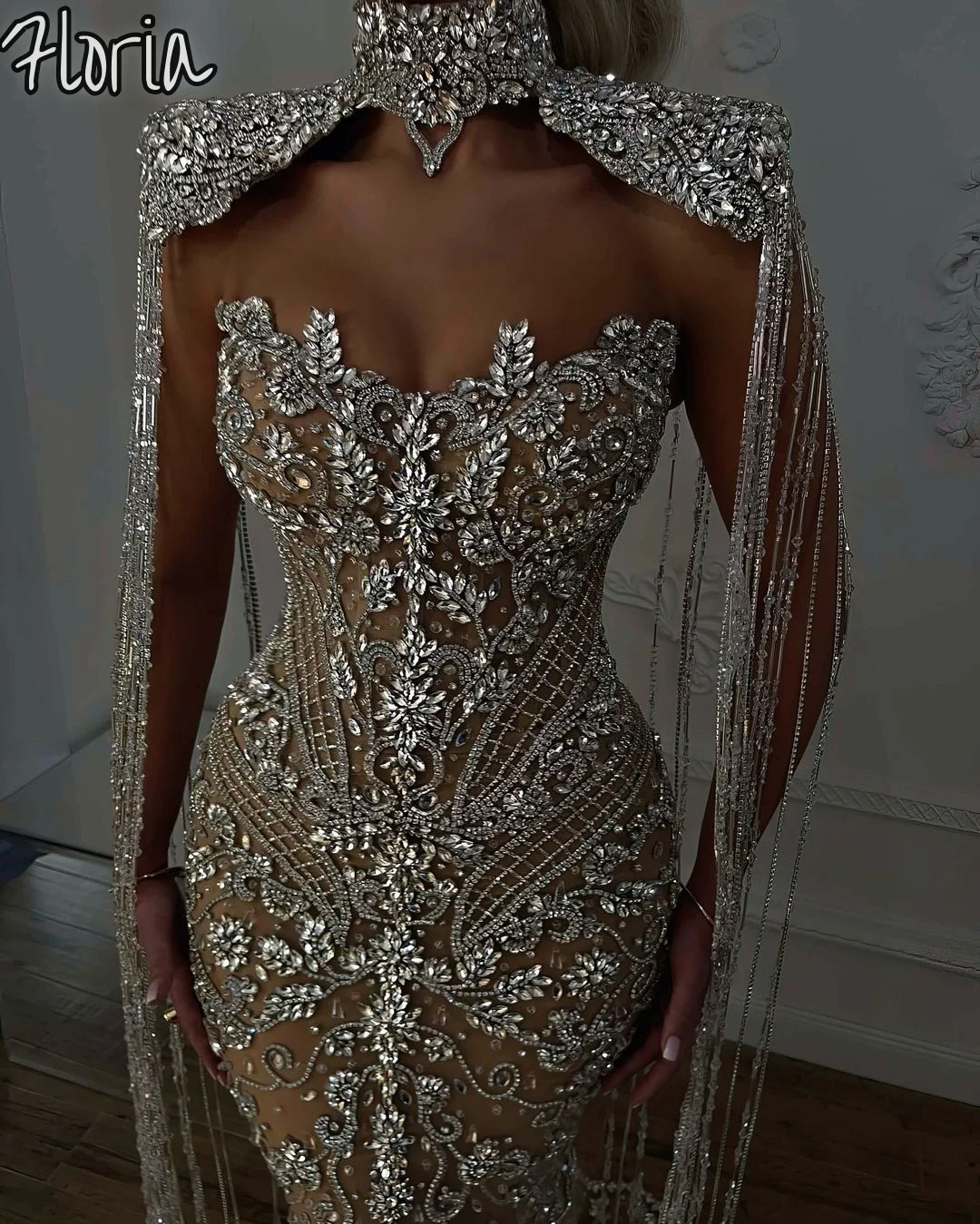 

Gorgeous Fully Crystal Rhinestones Customized Evening Dress with Long Tassels Dubai Woman Beaded Cap Sleeve Formal Wedding Gowns