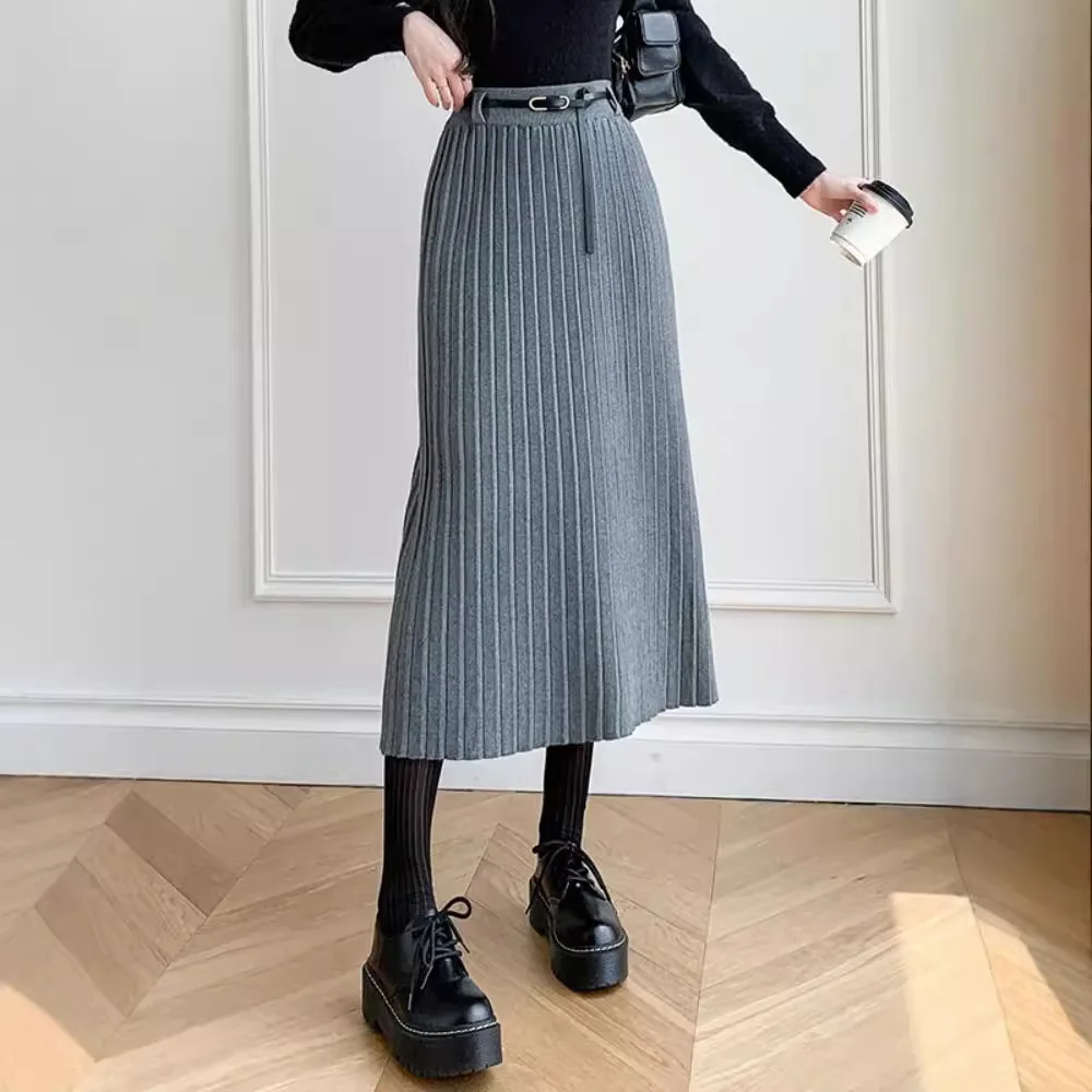 

Осенняя коллекция 2024: Повседневная вязаная юбка-миди с плиссировкой, свободным кроем и поясом, визуально стройнящая, универсальная