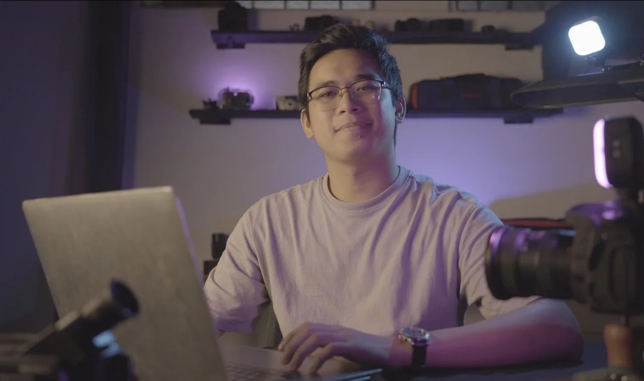 IFootage C4 กระเป๋า RGBW เติมแสง APP แบบพกพามือถือขนาดเล็ก LED สีสร้างสรรค์บรรยากาศแสงมือถือกล้อง DSLR