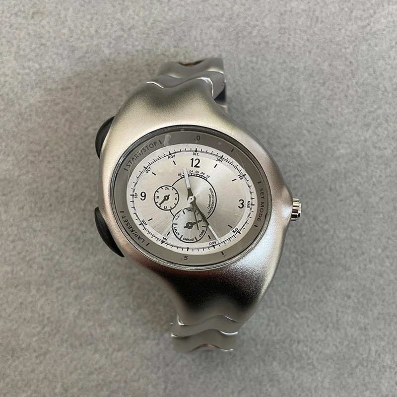 Y2k Medieval Old Style Melt Twist Watch Men Unique Alien Creative Design Steel Waterpoof High Quality Style Fashion Quartz Watch