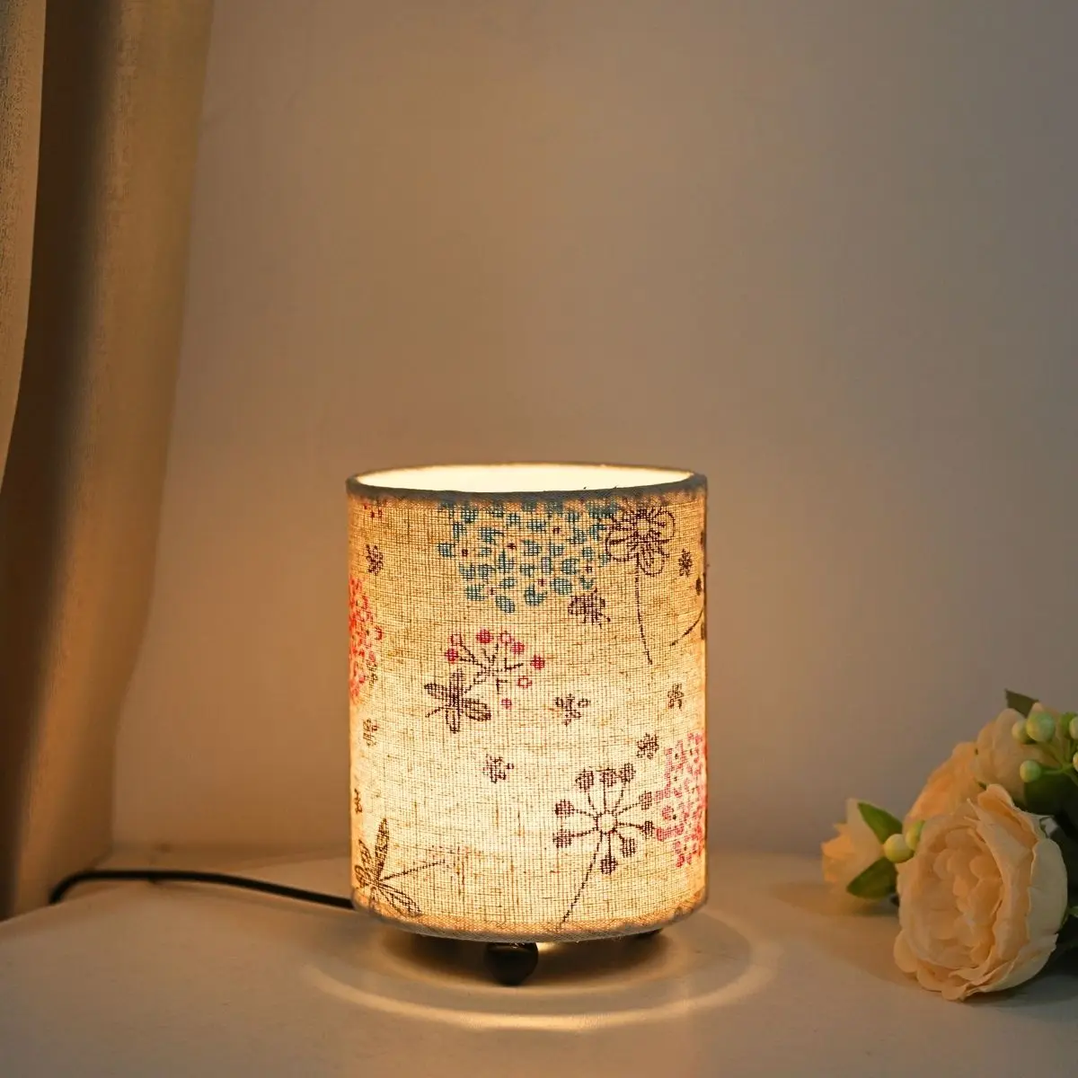 1pc Minimalist Printed Fabric Desk Lamp, USB Powered, Warm Monochrome Light. Suitable for Decorative Lighting in Bedrooms