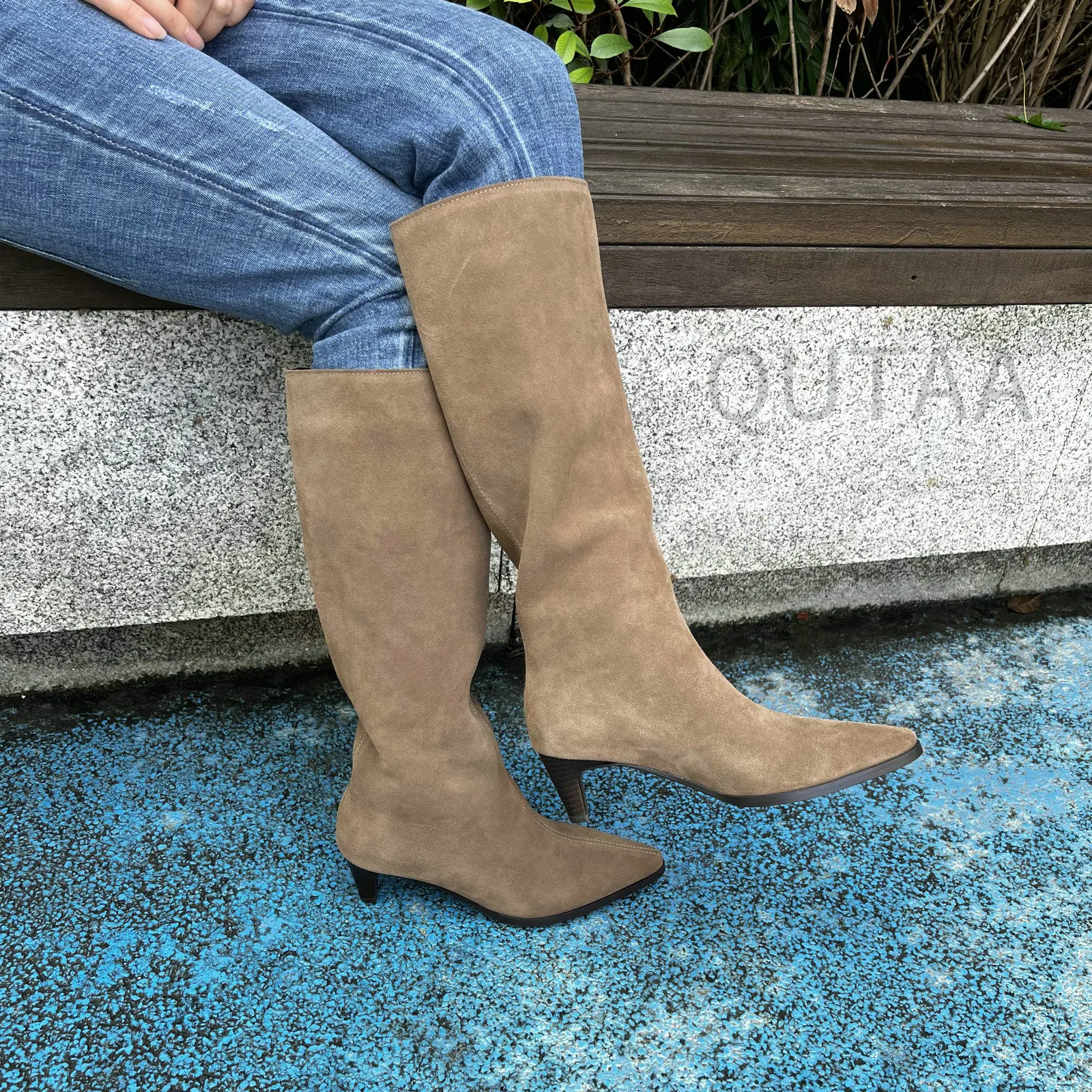 Stylish Knee High Suede Boots for Women - Chunky Heels