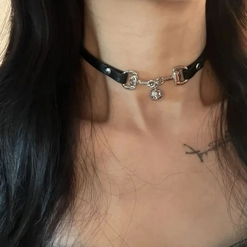 Punk Y2K Charm Grunge Glockenanhänger Leder Sexy Choker Vintage Halsketten für Frauen Goth Cosplay EMO Schmuck Accessoires – Detail 4