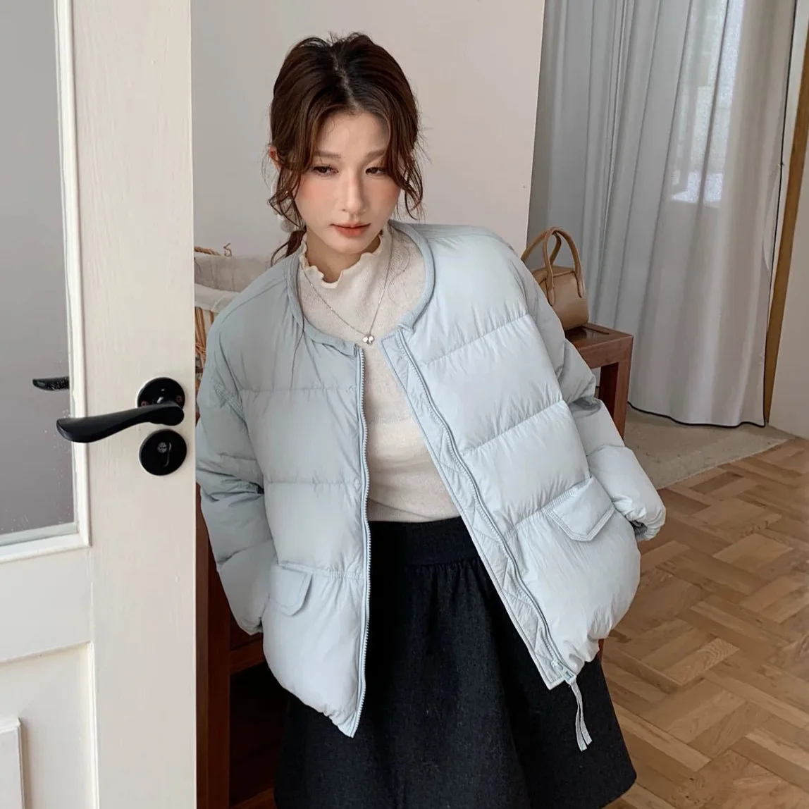 Women's Fashion White Duck Down Jacket New Small Knitted Coat Round Neck Short Down Jacket