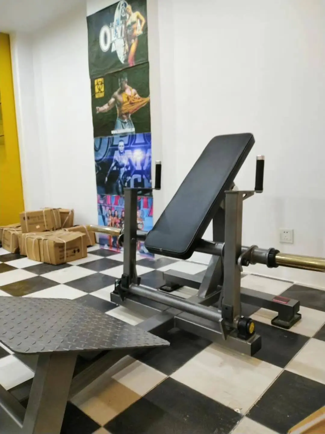 Máquina de empuje de cadera usada, equipo de gimnasio, Fitness