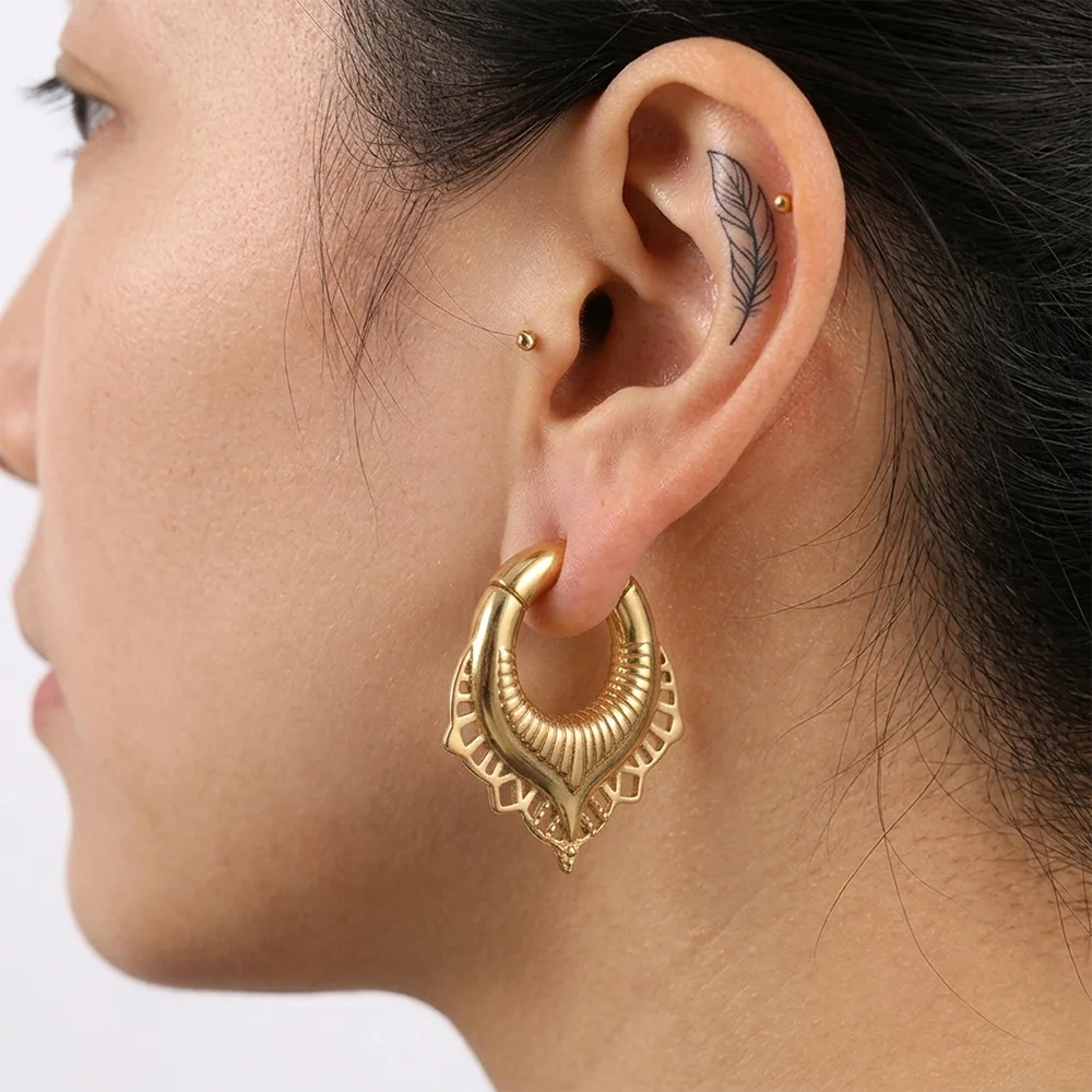Casvort 2 Stück Edelstahl Boho Filigran Spitze Ohrgewichte Tunnel Plugs 6mm 2g Vintage Ohrringanhänger für gestreckte Ohrläppchen – Detail 4