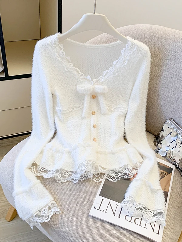

Women's Knitted Lace Patchwork V-ne Bell Sve Base irt Soft Polyester Fiber Long Sve Breathable Skin-friendly Casual...